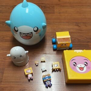 Lanky Box bundle of toys